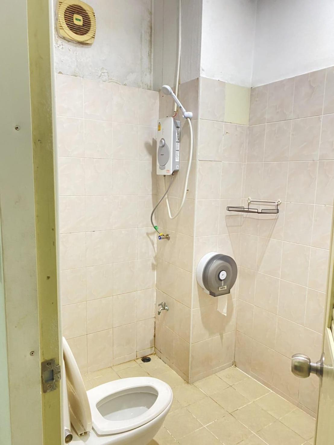 Budget Inn Pattaya Buitenkant foto
