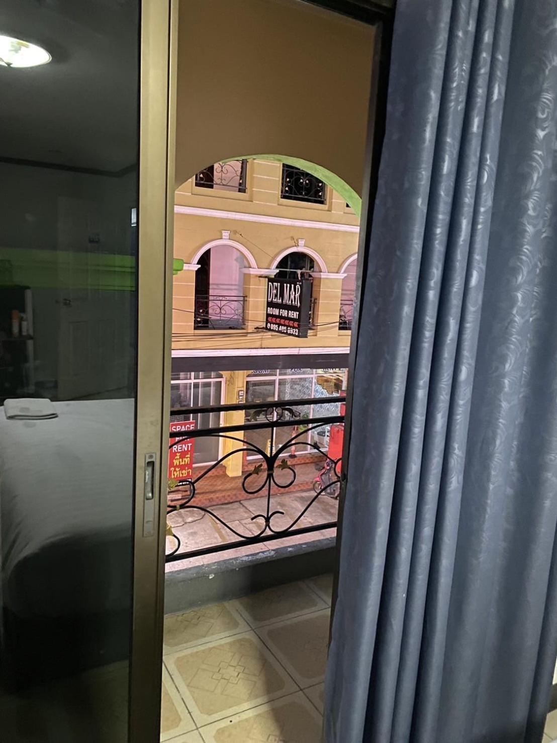 Budget Inn Pattaya Buitenkant foto